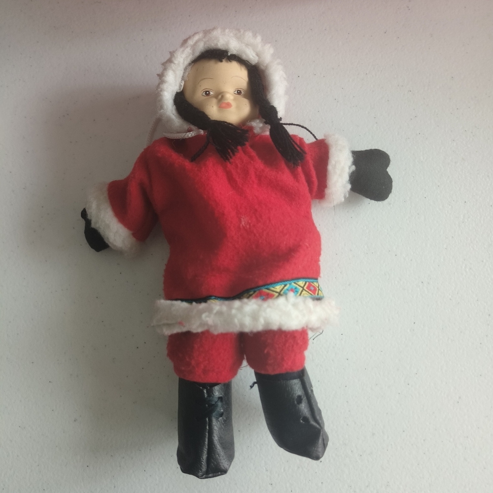 Vintage Handmade Eskimo Doll Porcelain Face/Stuffed Body,‎ Felt/Faux Fur Clothes